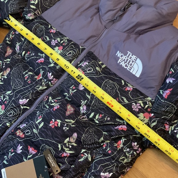 NWT The North Face Women’s 1996 Retro Nuptse Jacket, Small - Picture 3 of 11